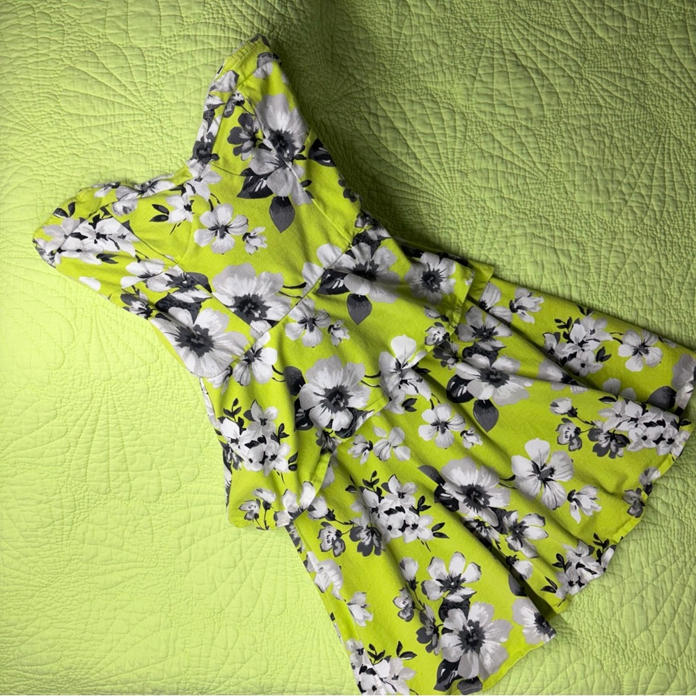 Aeropostale strapless floral dress size small worn once